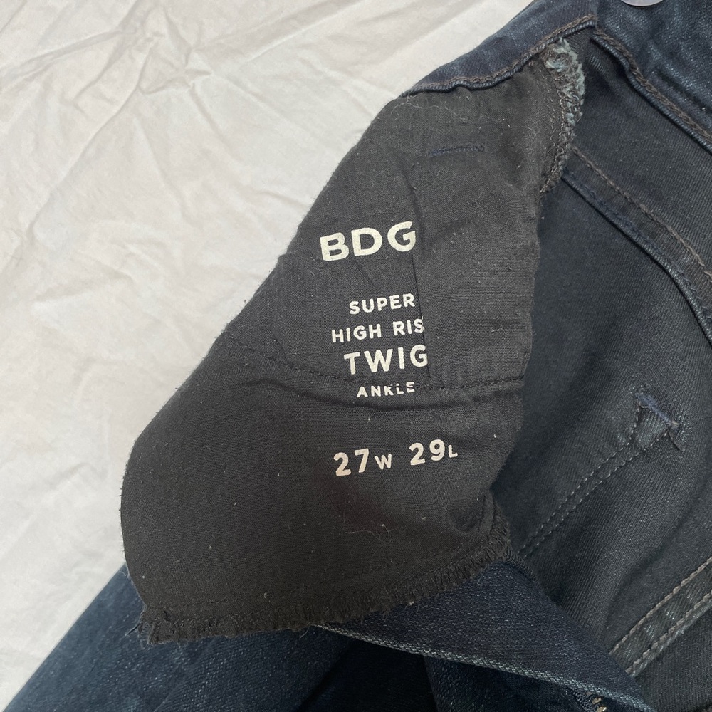 BDG Jeans - Picture 9 of 9